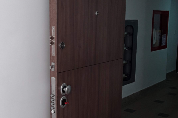 puerta 16